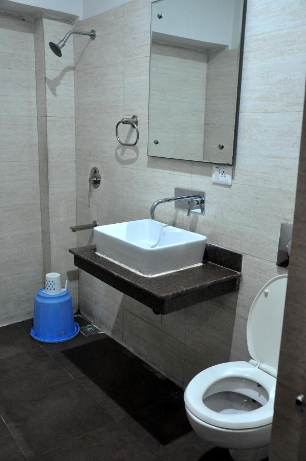 Grand Hotel Amritsar Bagian luar foto
