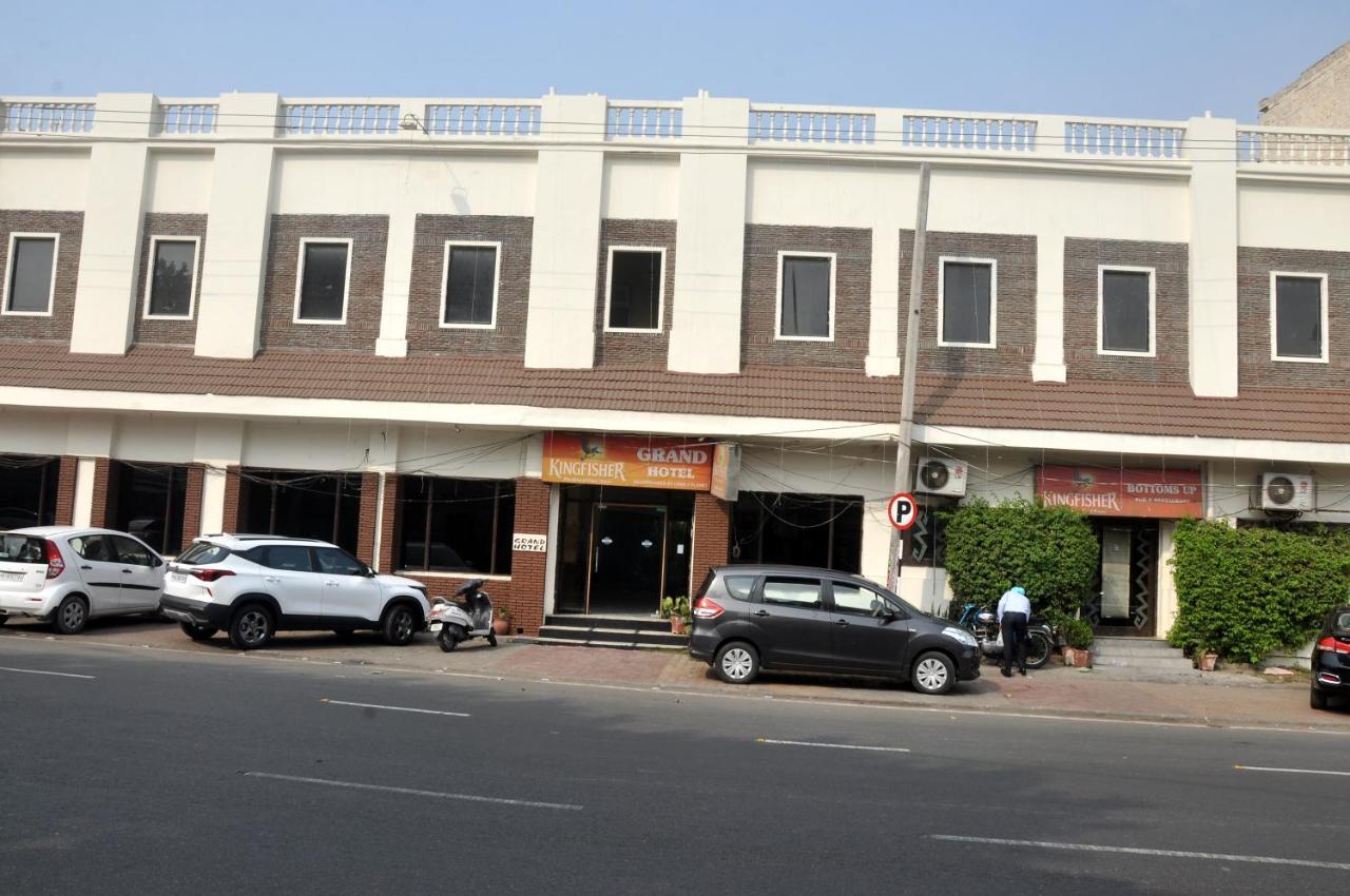 Grand Hotel Amritsar Bagian luar foto