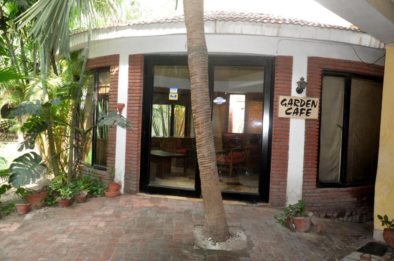 Grand Hotel Amritsar Bagian luar foto
